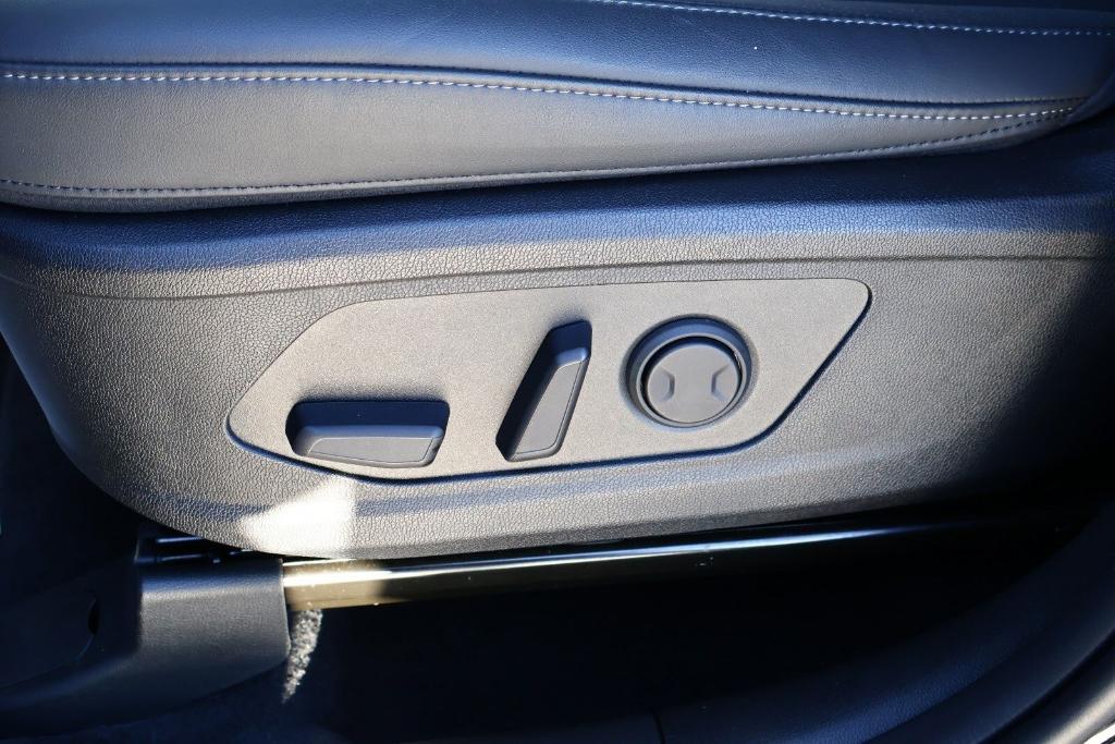 used 2025 Kia Sorento car, priced at $32,977