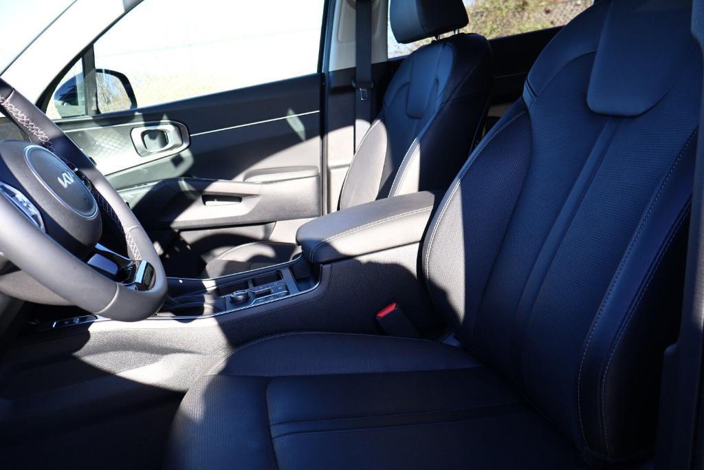 used 2025 Kia Sorento car, priced at $32,977