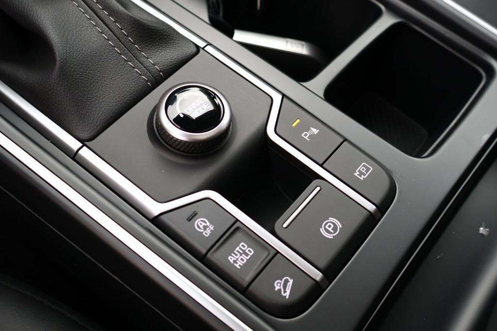 new 2025 Kia Sorento car, priced at $34,282