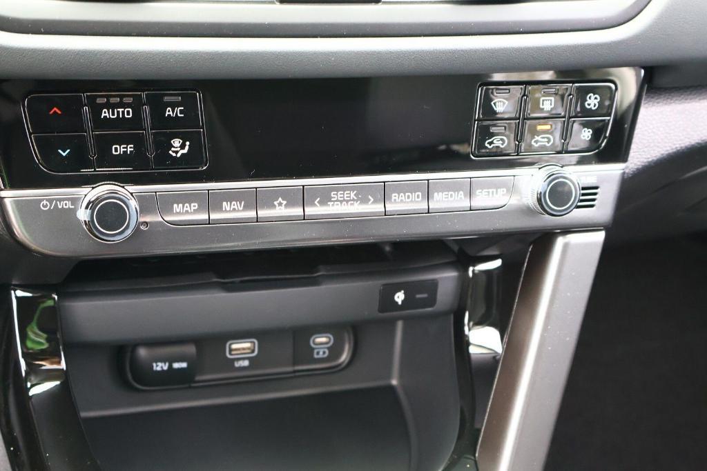 new 2025 Kia Seltos car, priced at $28,200