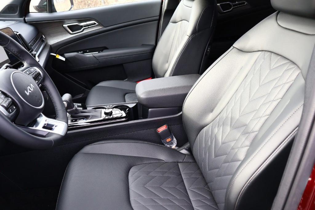 new 2025 Kia Sportage car, priced at $30,332