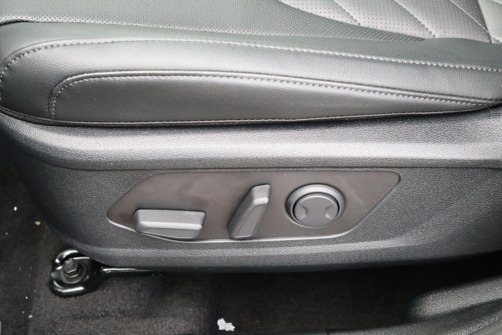 new 2025 Kia Sportage car, priced at $30,332