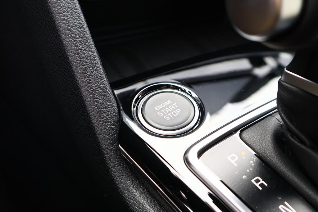 new 2025 Kia Sportage car, priced at $30,332