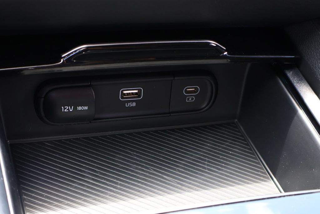 new 2025 Kia Sportage Hybrid car, priced at $29,884