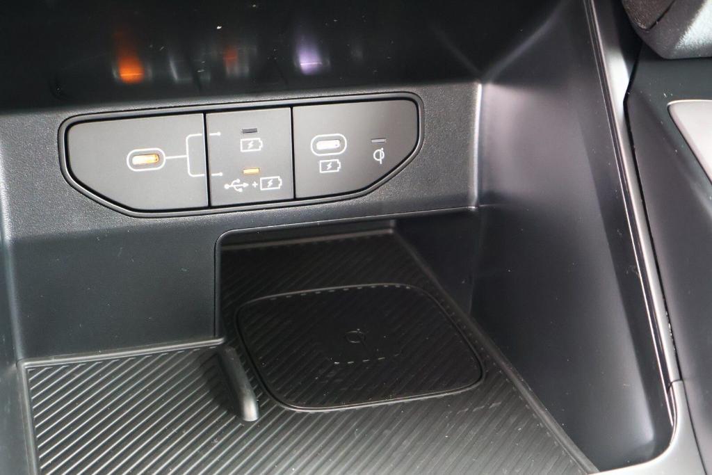 new 2025 Kia Sorento car, priced at $38,353