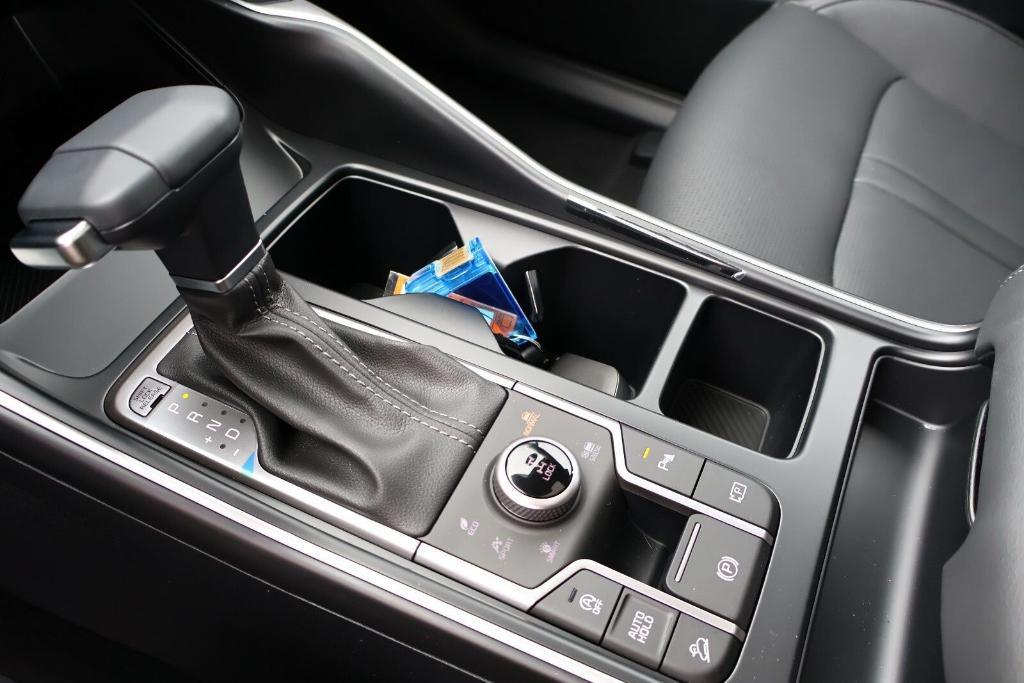 new 2025 Kia Sorento car, priced at $38,353