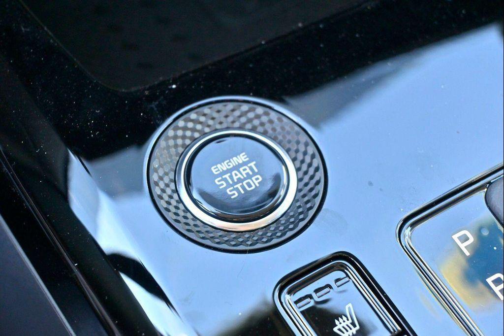 new 2025 Kia Niro car, priced at $26,325