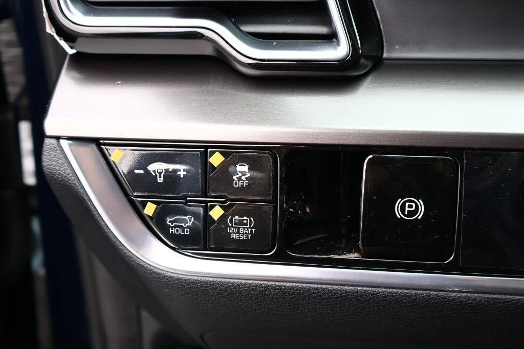 new 2025 Kia Sportage Hybrid car, priced at $33,677