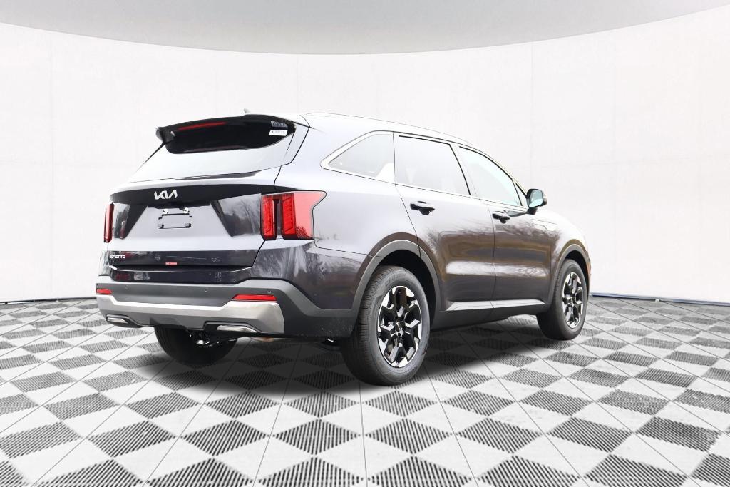 new 2025 Kia Sorento car, priced at $32,006