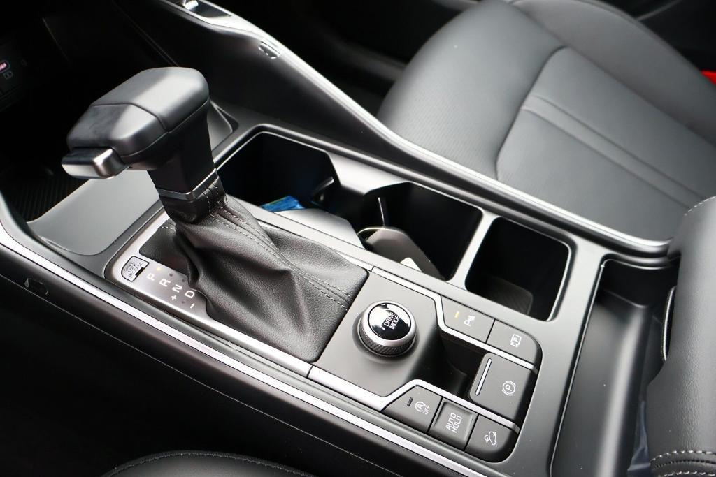 new 2025 Kia Sorento car, priced at $32,006
