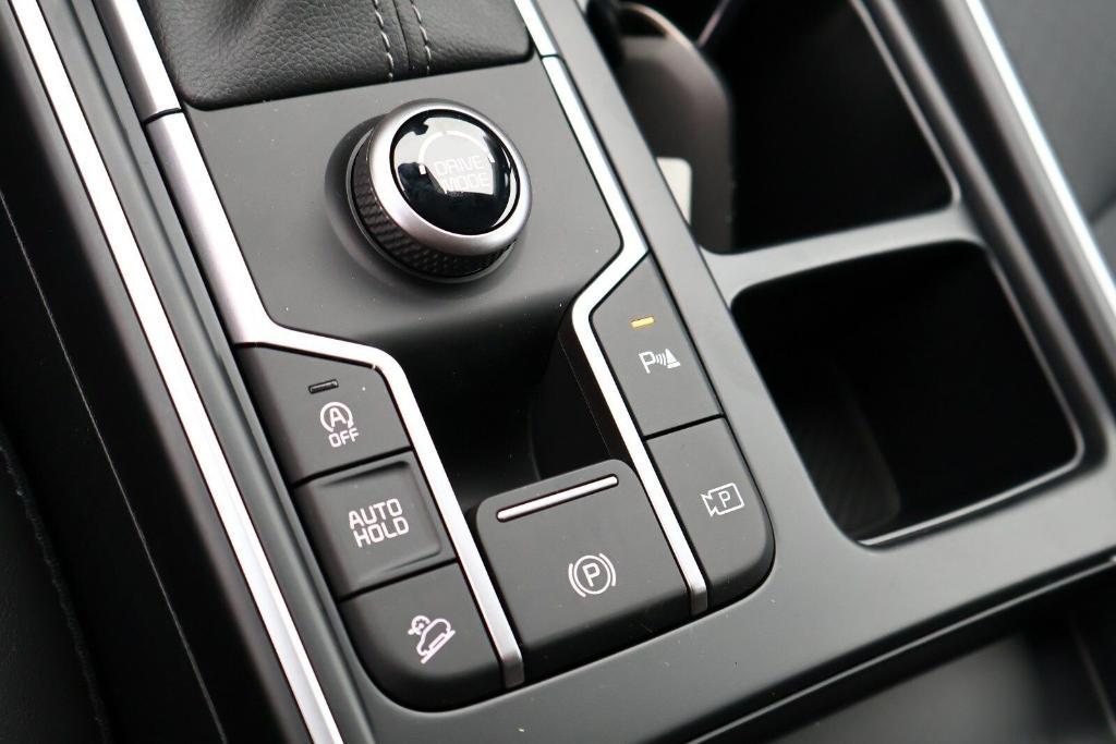 new 2025 Kia Sorento car, priced at $32,006