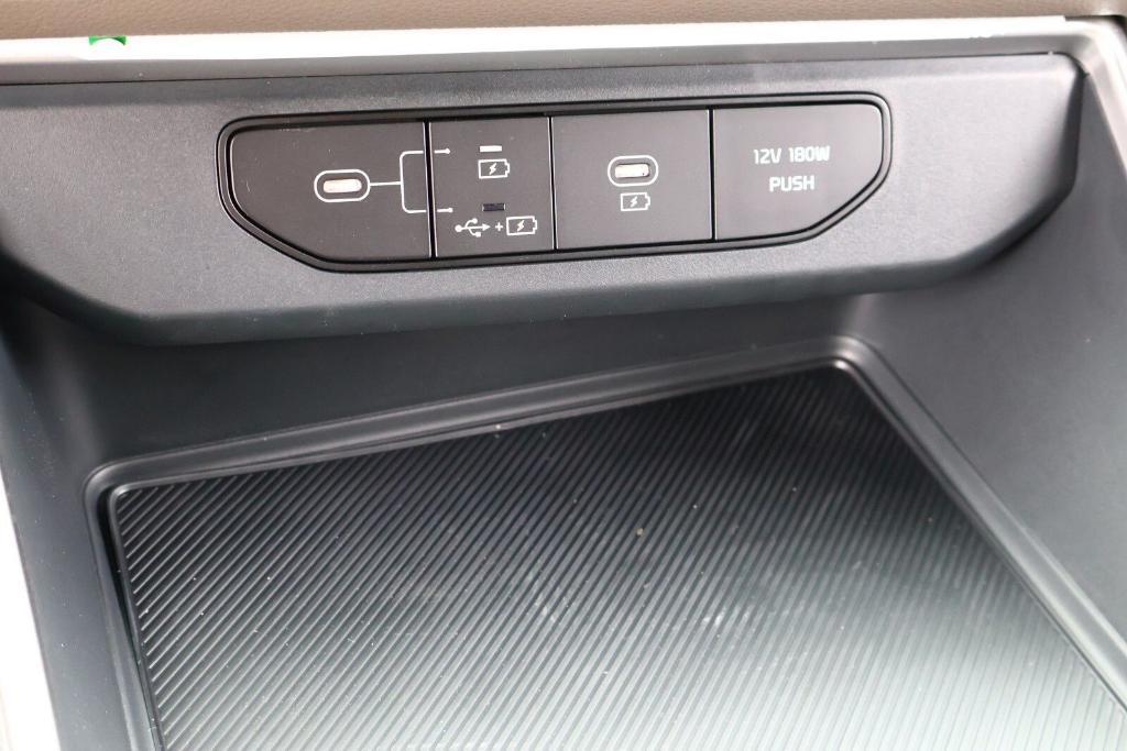 new 2026 Kia Carnival car, priced at $39,822