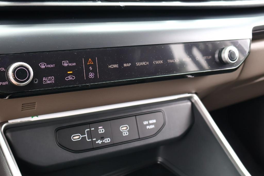 new 2026 Kia Carnival car, priced at $39,822
