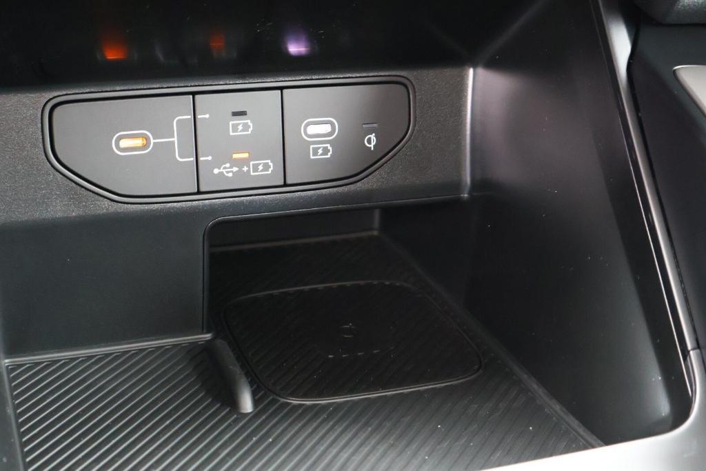 new 2025 Kia Sorento car, priced at $39,076