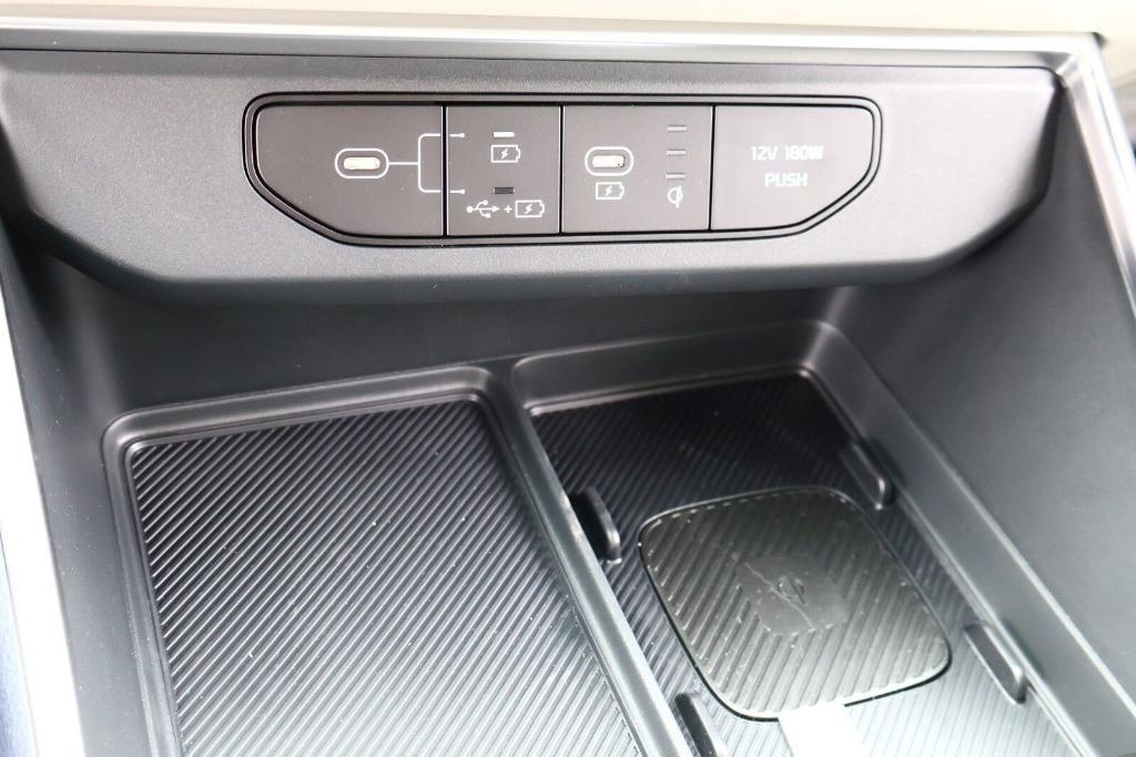 new 2025 Kia Carnival car, priced at $41,790
