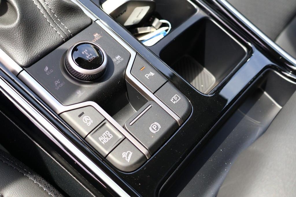 new 2025 Kia Sorento car, priced at $40,194