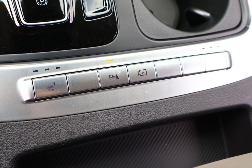 new 2026 Kia Carnival car, priced at $44,373