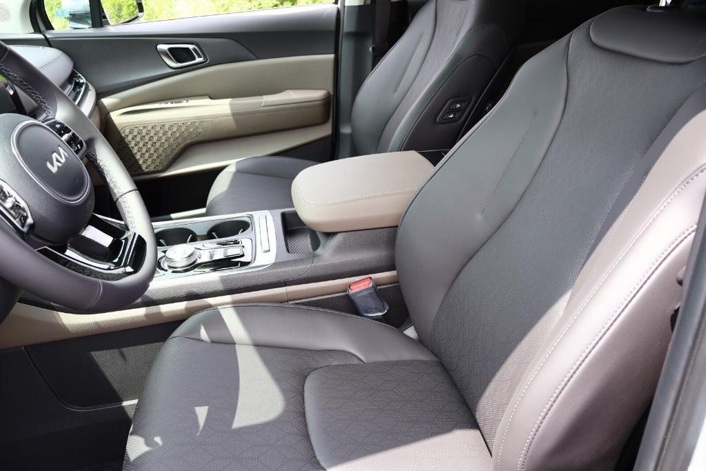 new 2026 Kia Carnival car, priced at $44,373