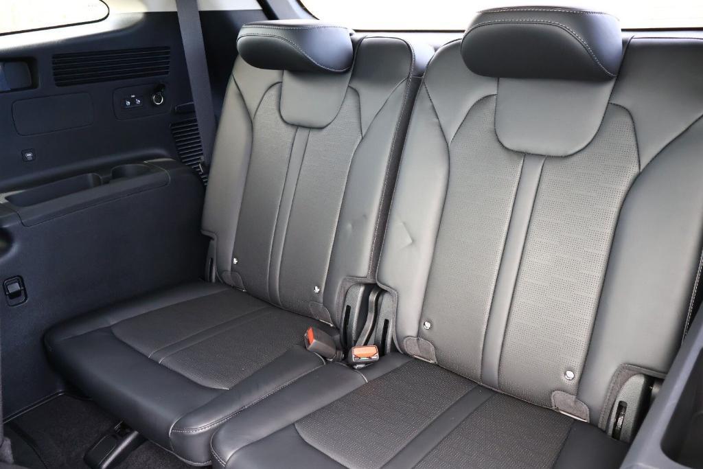 used 2025 Kia Sorento car, priced at $33,271