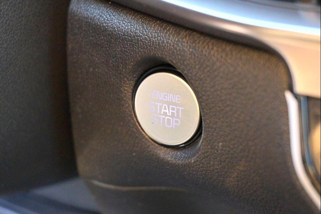 new 2025 Kia Sorento car, priced at $31,598