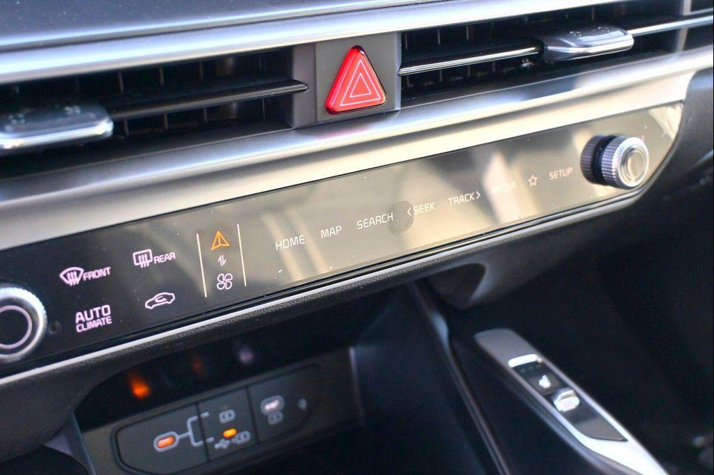 new 2025 Kia Sorento car, priced at $31,598