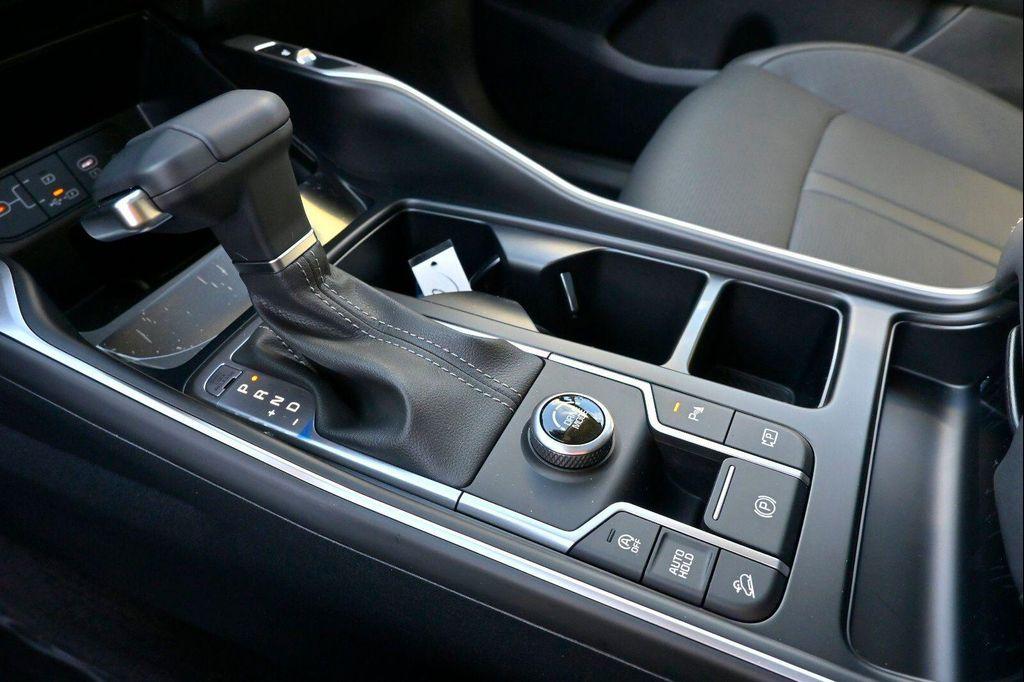 new 2025 Kia Sorento car, priced at $31,598