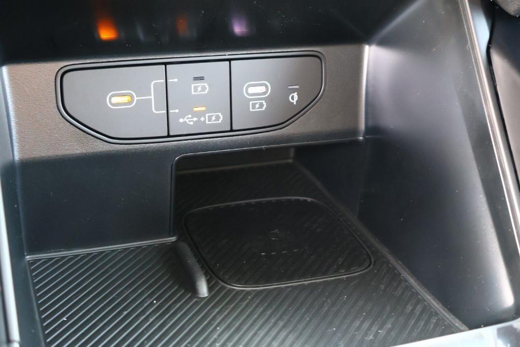 new 2025 Kia Sorento car, priced at $34,348