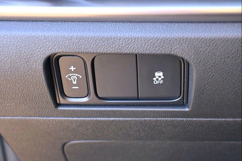 new 2025 Kia Sorento car, priced at $31,598