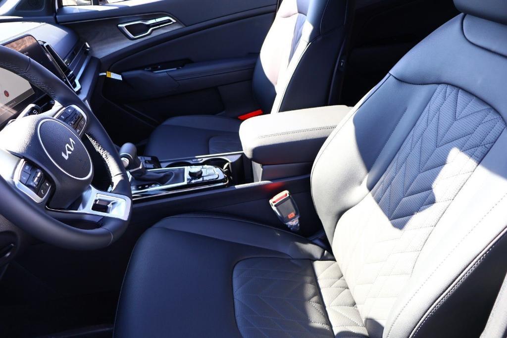 new 2025 Kia Sportage car, priced at $30,704