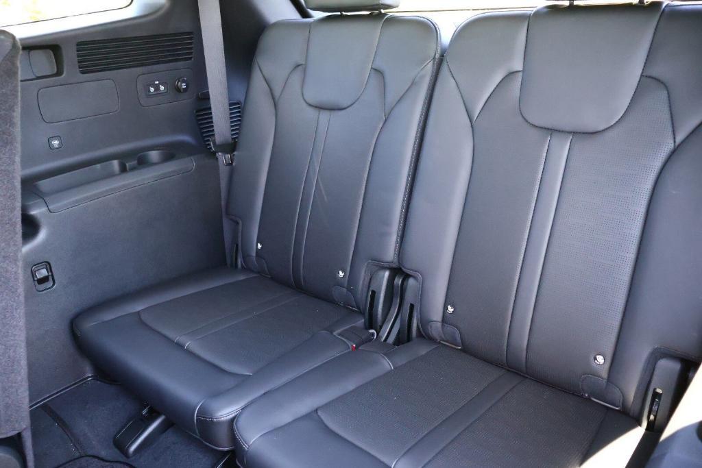 used 2025 Kia Sorento car, priced at $34,777