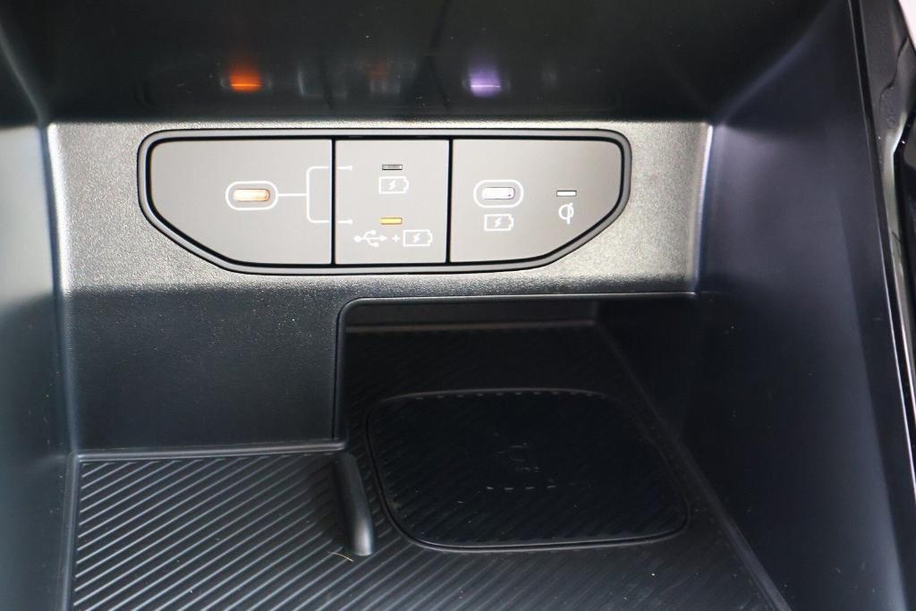 new 2025 Kia Sorento car, priced at $37,845