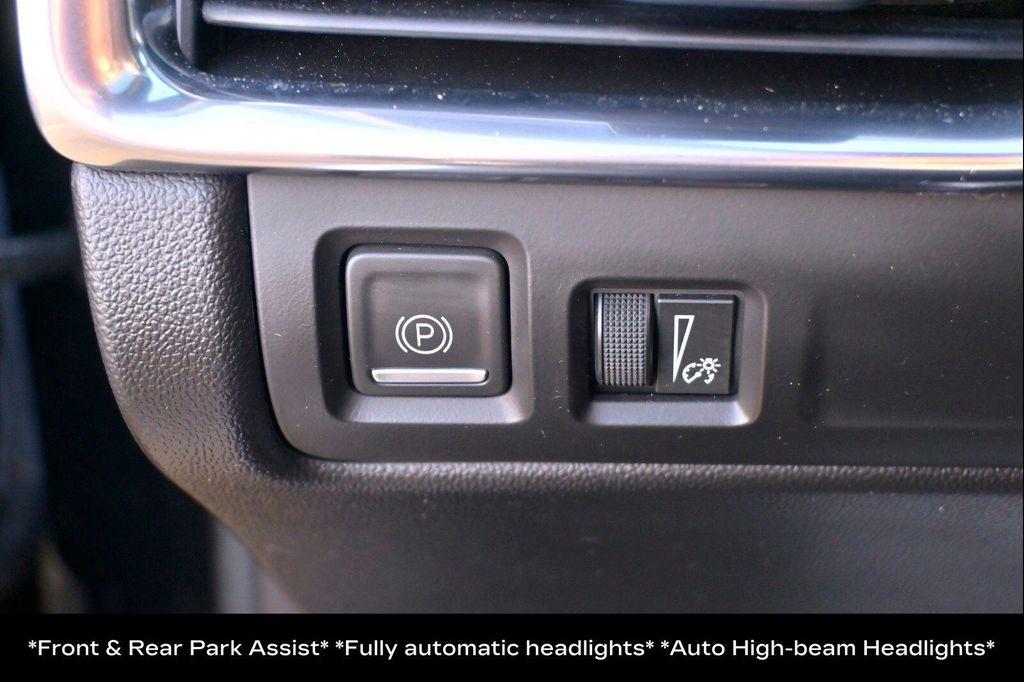 used 2023 Cadillac XT4 car, priced at $26,527