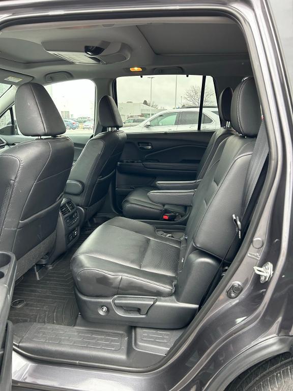 used 2019 Honda Pilot car, priced at $33,267