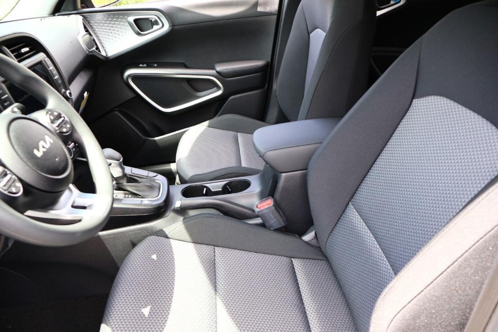 new 2025 Kia Soul car, priced at $20,589