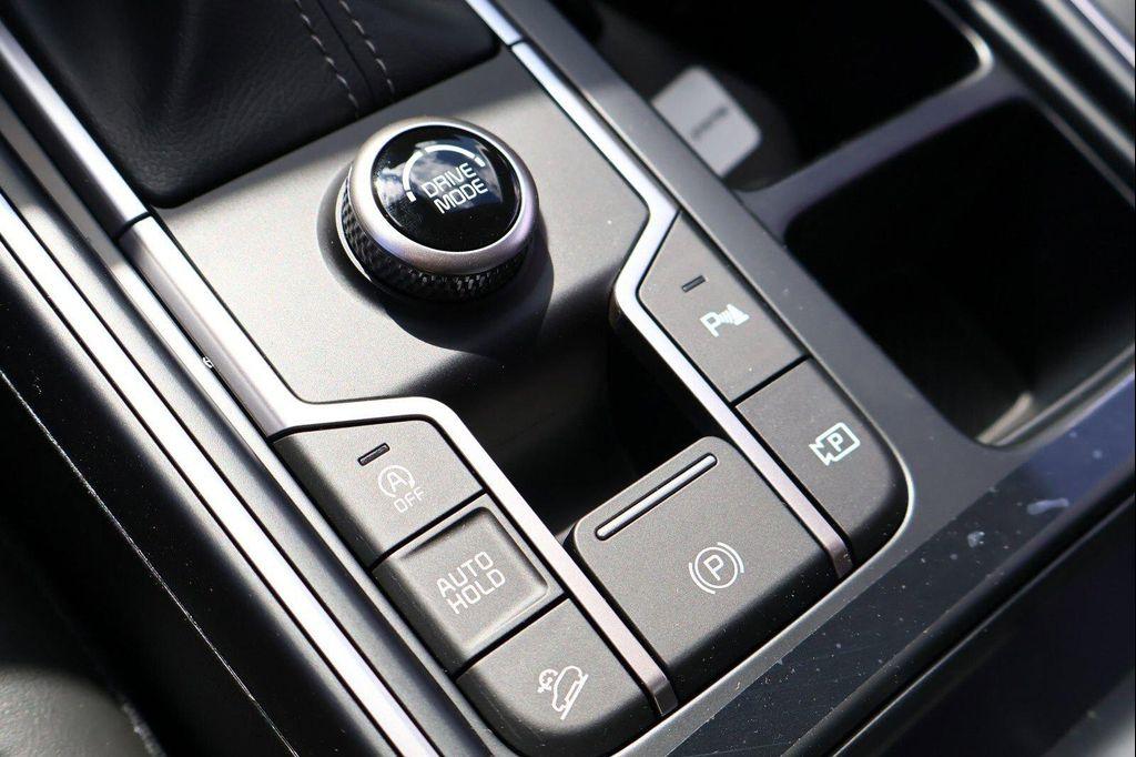 new 2025 Kia Sorento car, priced at $32,007