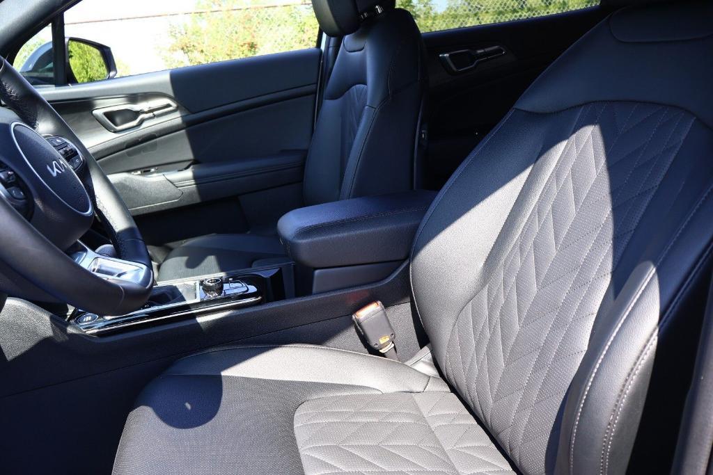 new 2025 Kia Sportage car, priced at $30,977