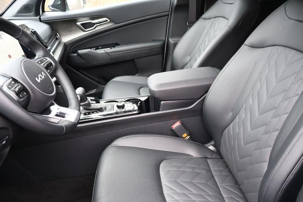 new 2025 Kia Sportage car, priced at $32,059