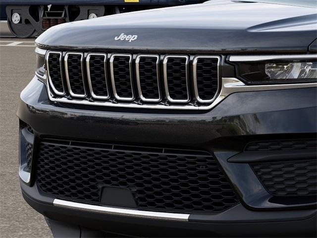 new 2025 Jeep Grand Cherokee car, priced at $42,375