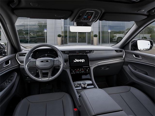new 2025 Jeep Grand Cherokee car, priced at $55,660