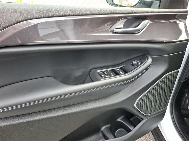 used 2022 Jeep Grand Cherokee car, priced at $28,602