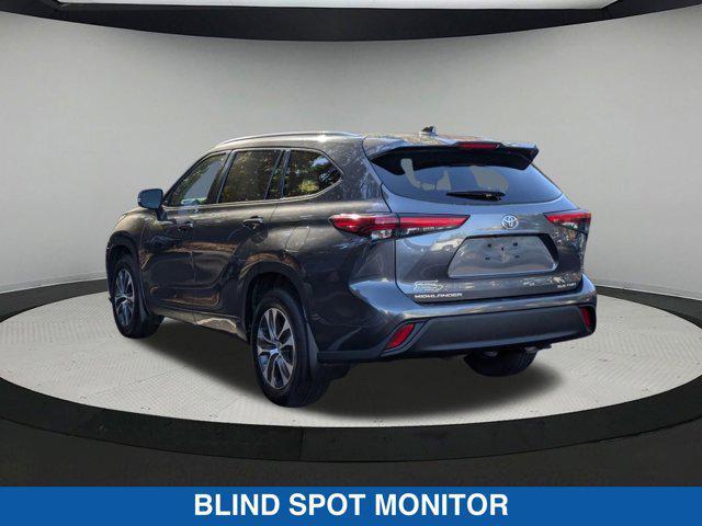 used 2022 Toyota Highlander car, priced at $35,000