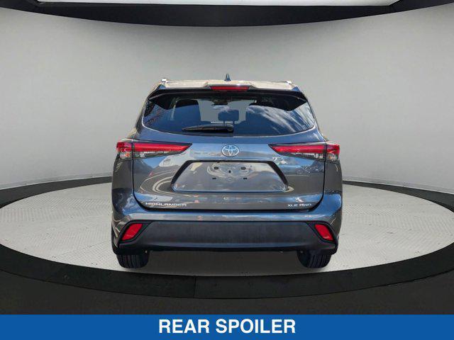 used 2022 Toyota Highlander car, priced at $38,900