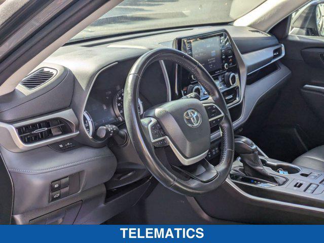 used 2022 Toyota Highlander car, priced at $38,900
