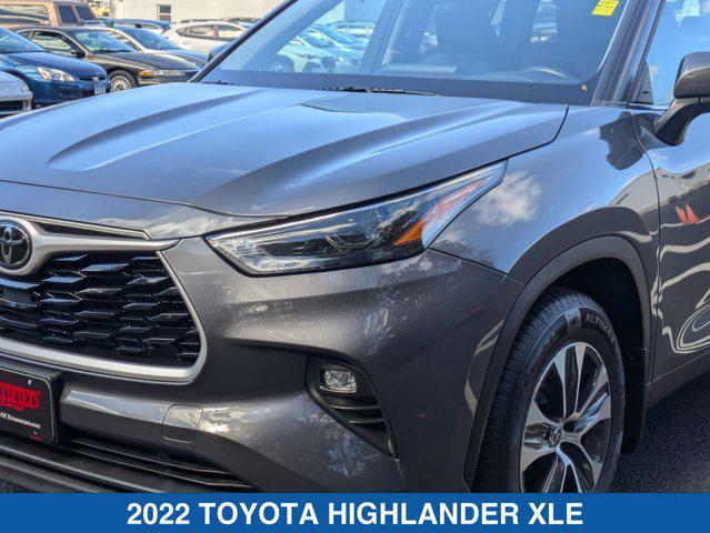 used 2022 Toyota Highlander car, priced at $38,900