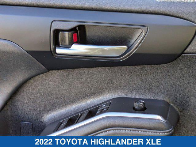used 2022 Toyota Highlander car, priced at $38,900