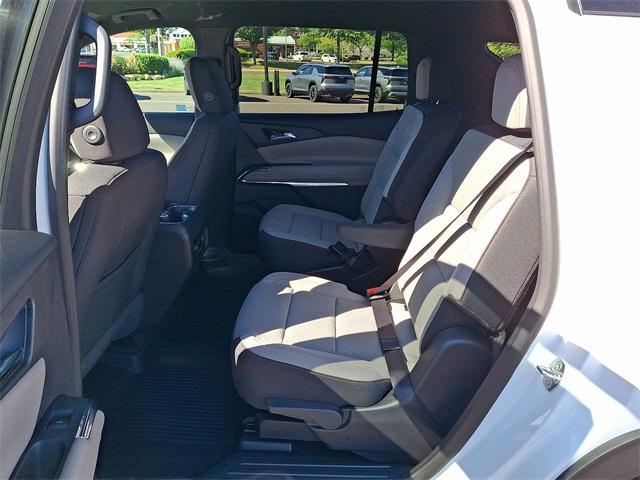 new 2025 Chevrolet Traverse car