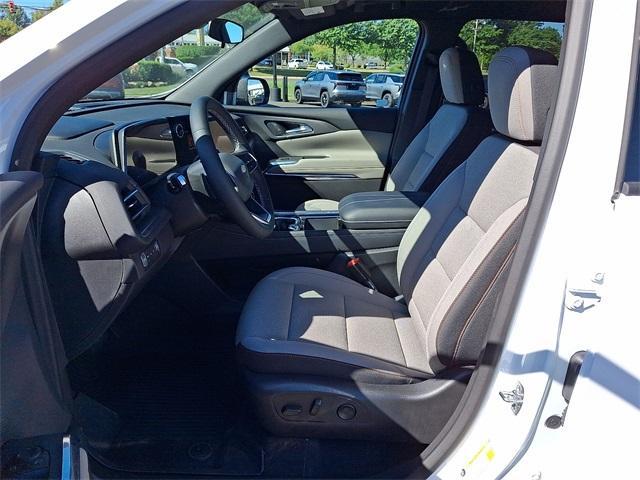 new 2025 Chevrolet Traverse car