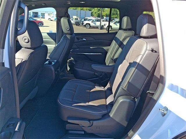 new 2026 Chevrolet Traverse car, priced at $60,565