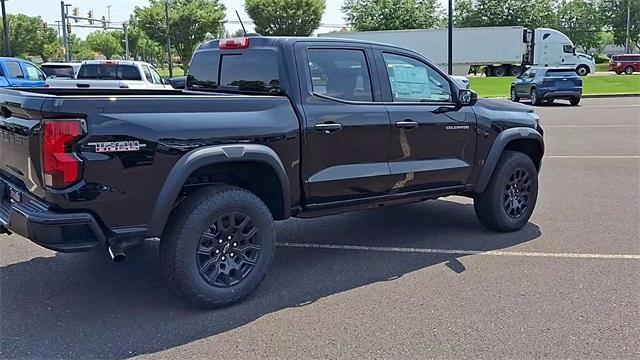 new 2025 Chevrolet Colorado car, priced at $44,020