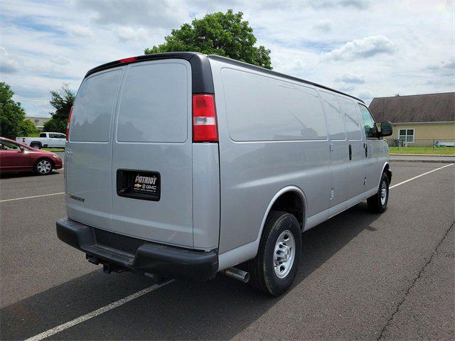 new 2023 Chevrolet Express 3500 car